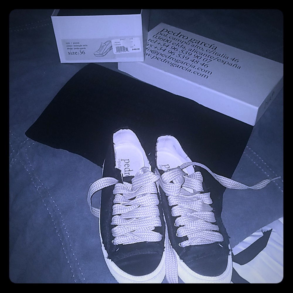 Shari's Place - Pedro Garcia Sneaker